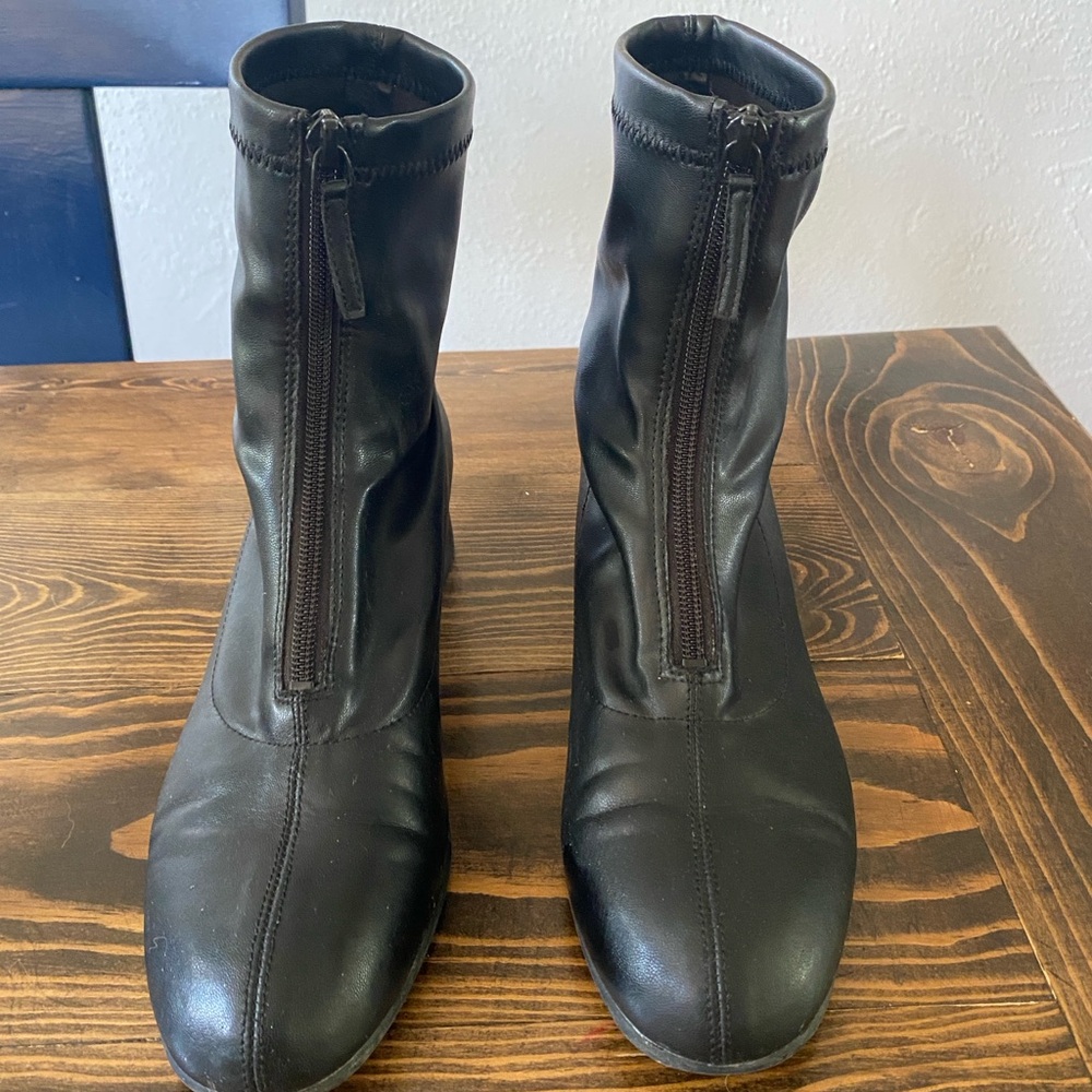 Camper Black Leather Ankle Boots with Front Zipper
